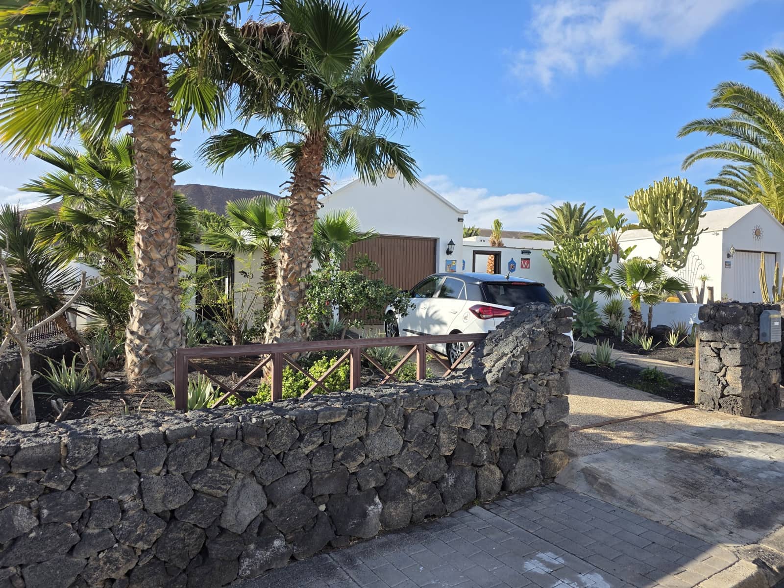 3 Zimmer Villa zu verkaufen in Yaiza mit Pool Garage - 450.000 € (Ref: 9707797)