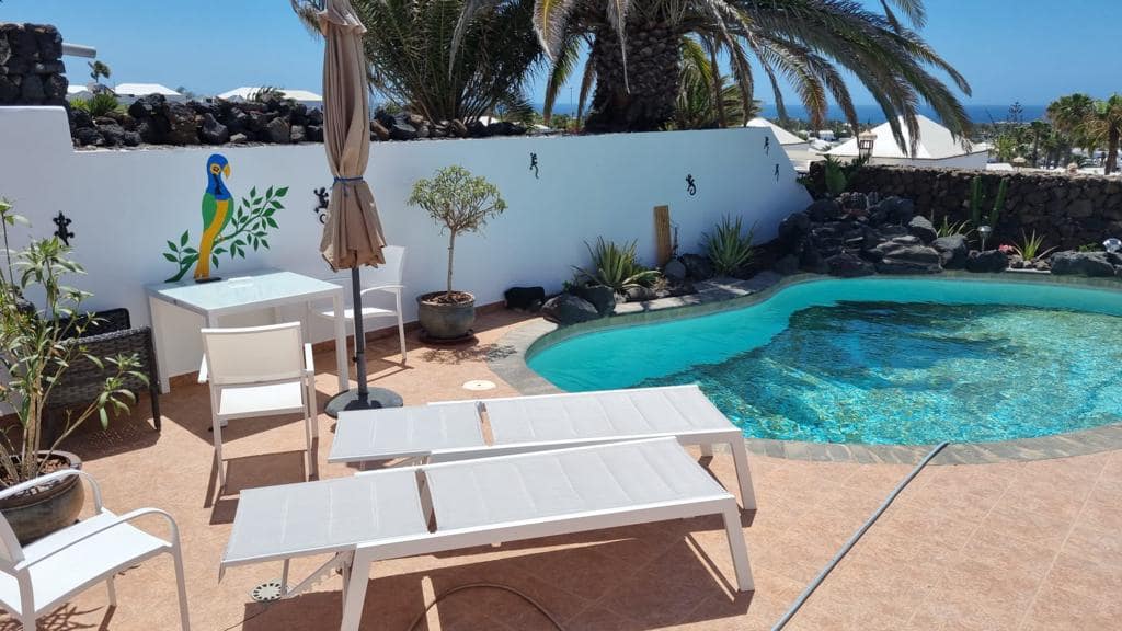3 bedroom Villa for holiday rental in Yaiza with pool garage - € 1,250 (Ref: 9707803)