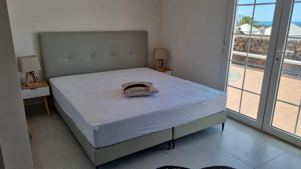 3 bedroom Villa for holiday rental in Yaiza with pool garage - € 1,250 (Ref: 9707803)