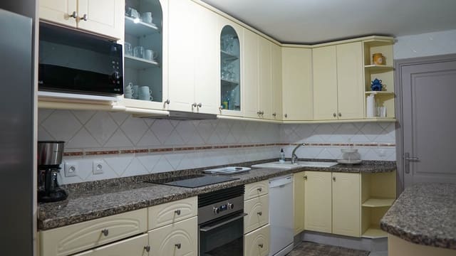 3 bedroom Villa for holiday rental in Yaiza with pool garage - € 1,250 (Ref: 9707803)