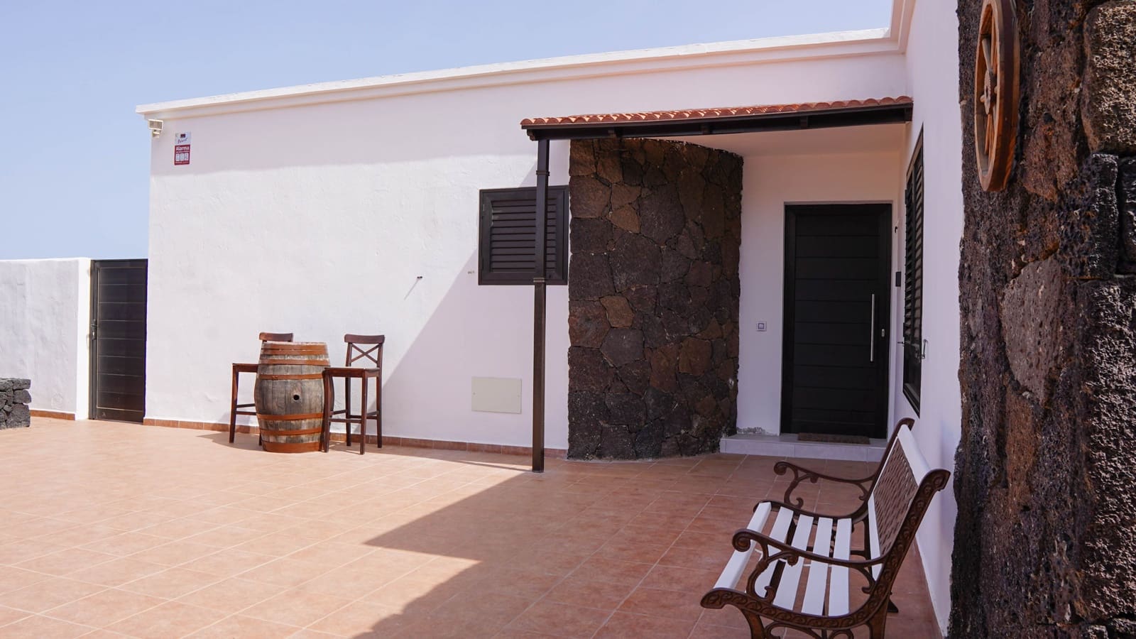 3 bedroom Villa for holiday rental in Yaiza with pool garage - € 1,250 (Ref: 9707803)