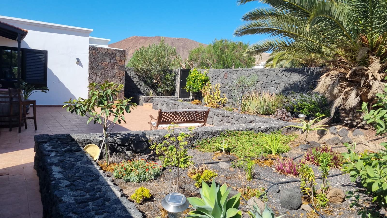 3 bedroom Villa for holiday rental in Yaiza with pool garage - € 1,250 (Ref: 9707803)