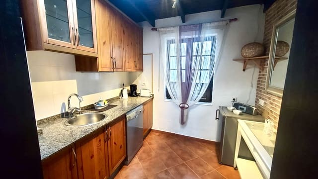 2 sypialnia Dom na sprzedaż w Costa Teguise, Teguise z garażem - 375 000 € (Ref: 9857795)