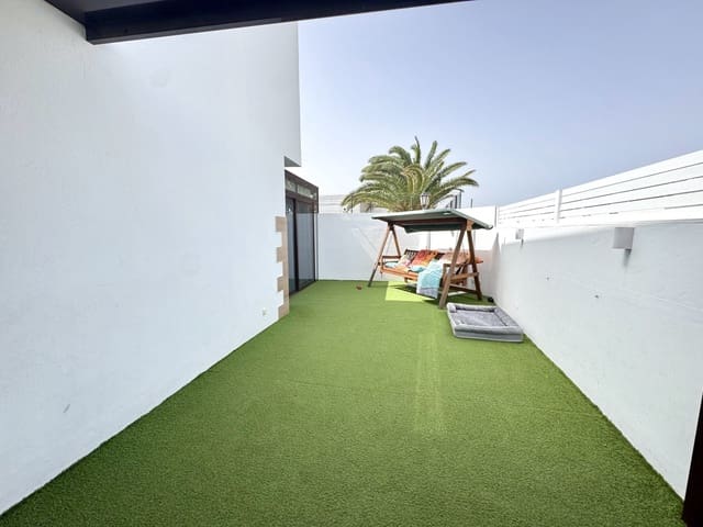 4 soveværelse Byhus til salg i Arrecife med swimmingpool - € 485.000 (Ref: 9857800)