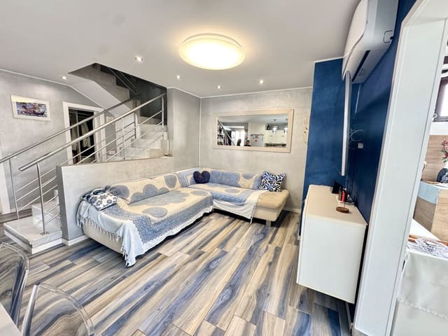 4 soveværelse Byhus til salg i Arrecife med swimmingpool - € 485.000 (Ref: 9857800)