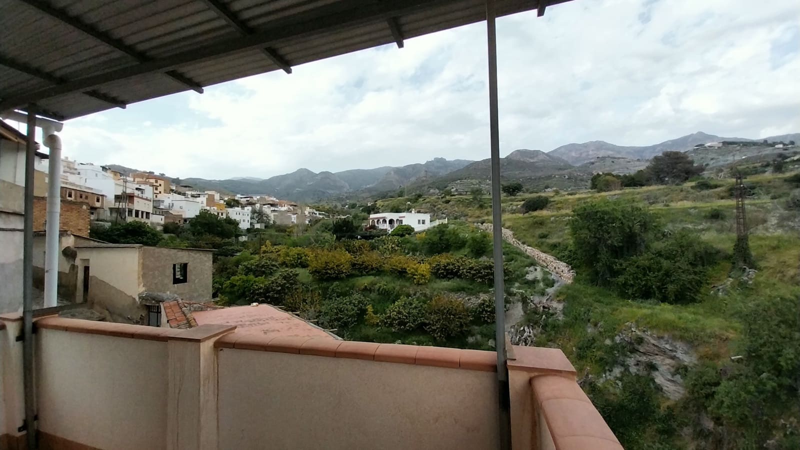 Radhus att hyra i Molvizar - 550 € (Ref: 9665627)