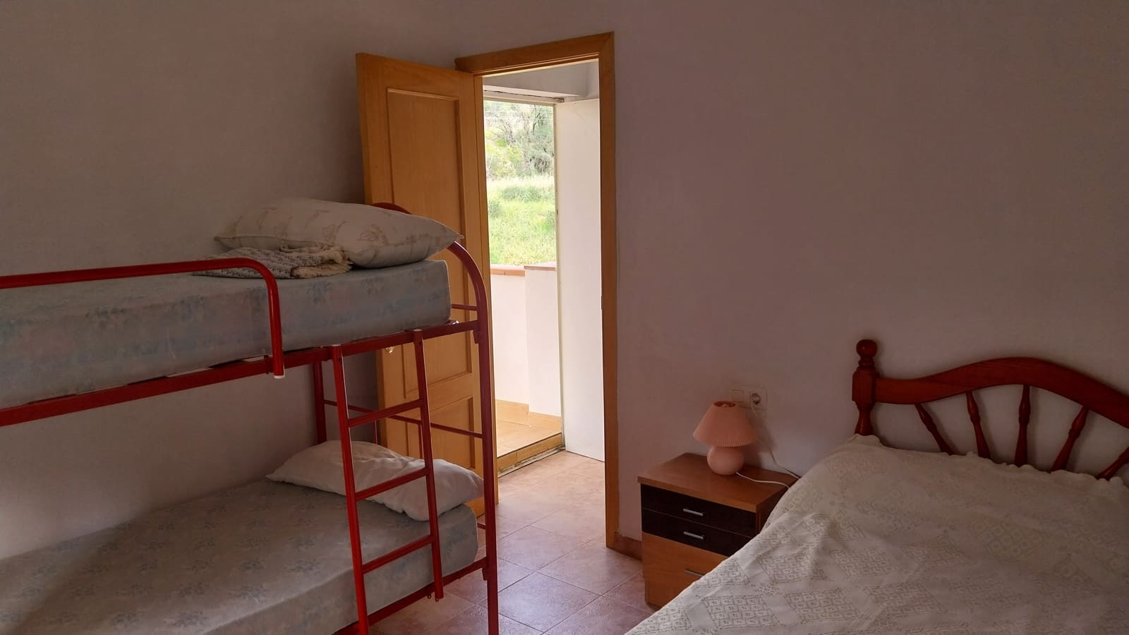 Radhus att hyra i Molvizar - 550 € (Ref: 9665627)