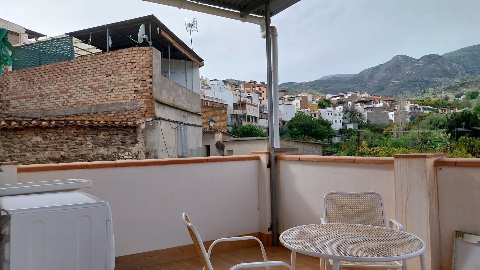 Radhus att hyra i Molvizar - 550 € (Ref: 9665627)