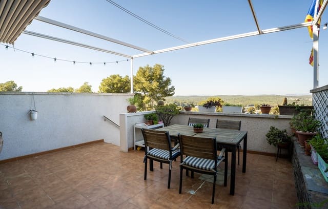 4 soveværelse Semi-Rækkehus til salg i Tarragona by med swimmingpool garage - € 618.000 (Ref: 9696861)
