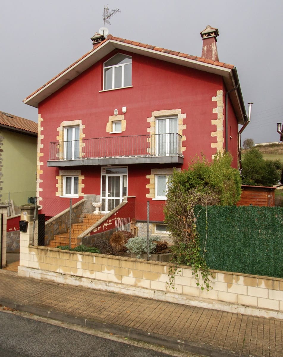 6 soveværelse Villa til salg i Cendea de Olza/Oltza Zendea med swimmingpool garage - € 460.000 (Ref: 9677822)