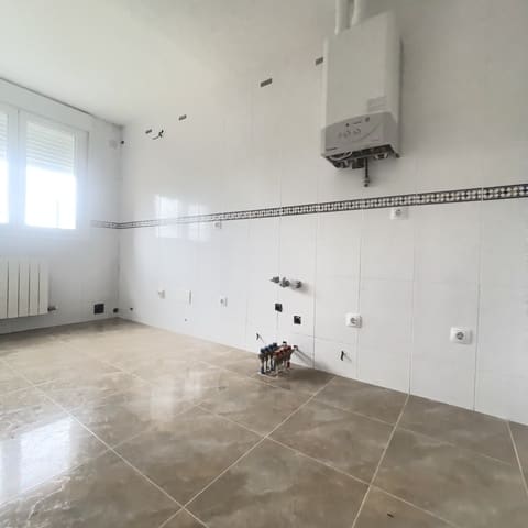 3 slaapkamer Rijtjeshuis te koop in Canillas de Río Tuerto met garage - € 100.000 (Ref: 9677824)