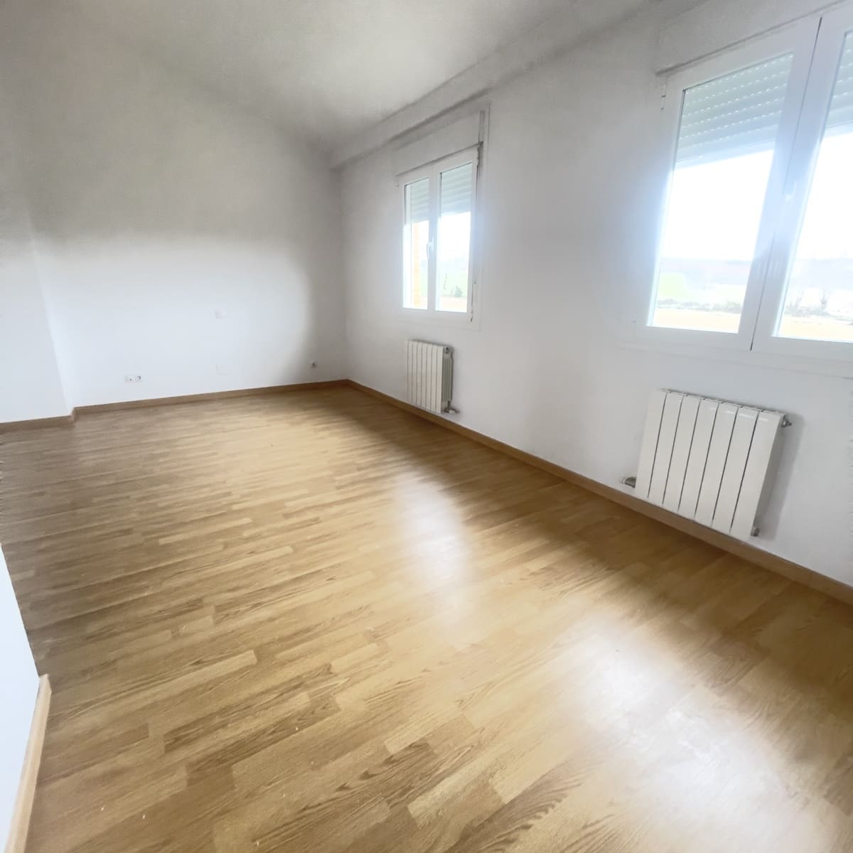 Adosado de 3 habitaciones en Canillas de Río Tuerto en venta con garaje - 100.000 € (Ref: 9677824)