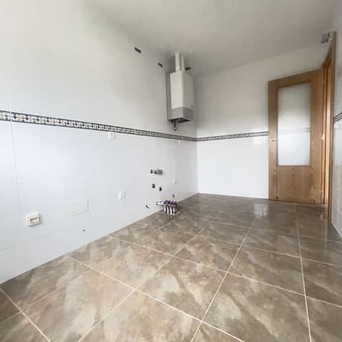 3 slaapkamer Rijtjeshuis te koop in Canillas de Río Tuerto met garage - € 100.000 (Ref: 9677824)