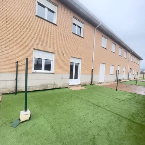 3 slaapkamer Rijtjeshuis te koop in Canillas de Río Tuerto met garage - € 100.000 (Ref: 9677824)