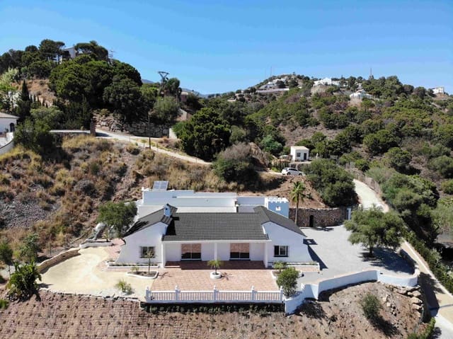 5 camera da letto Finca/Casa di Campagna in vendita in Estepona con piscina - 995.000 € (Rif: 9674677)