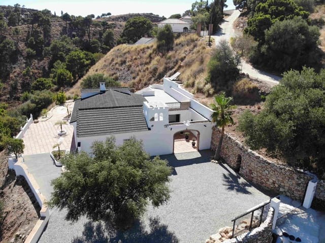 5 camera da letto Finca/Casa di Campagna in vendita in Estepona con piscina - 995.000 € (Rif: 9674677)