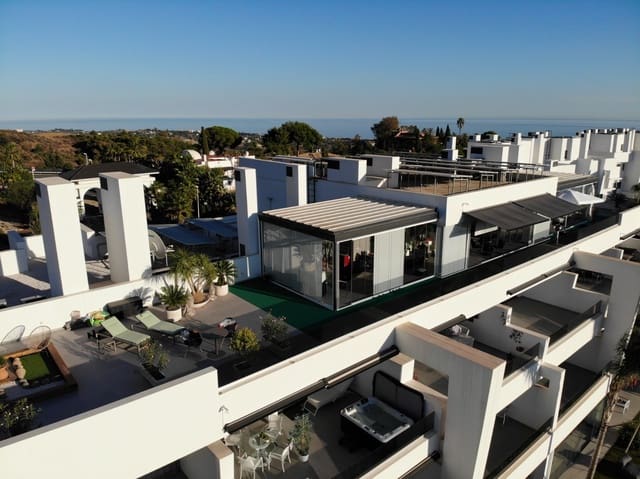 2 sovrum Takvåning till salu i Estepona med pool garage - 998 000 € (Ref: 9700051)