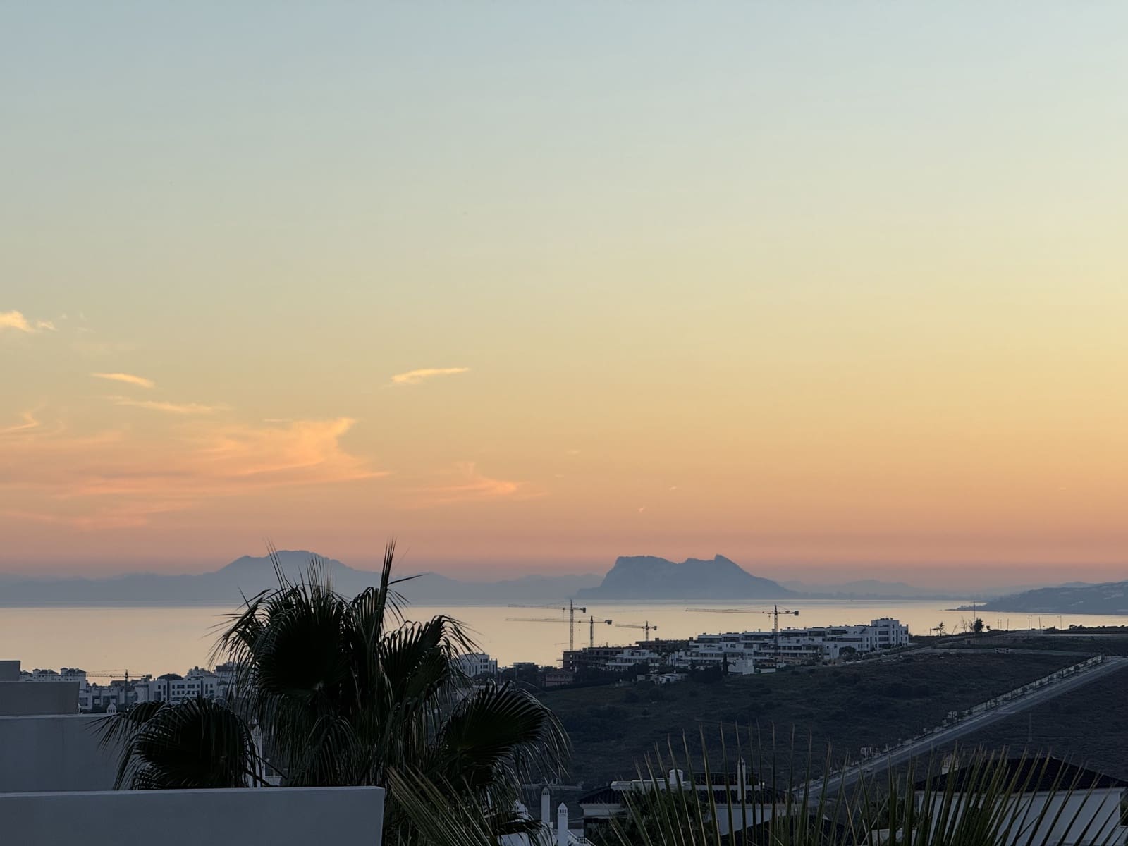 2 sovrum Takvåning till salu i Estepona med pool garage - 998 000 € (Ref: 9700051)