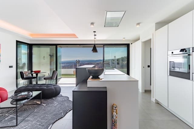 2 sovrum Takvåning till salu i Estepona med pool garage - 998 000 € (Ref: 9700051)