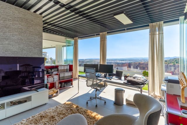 2 sovrum Takvåning till salu i Estepona med pool garage - 998 000 € (Ref: 9700051)