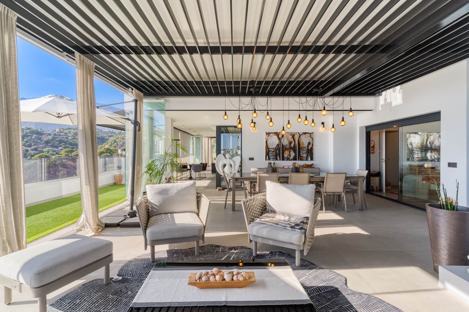 2 sovrum Takvåning till salu i Estepona med pool garage - 998 000 € (Ref: 9700051)