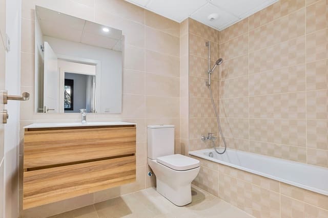 2 Zimmer Apartment zu verkaufen in Estepona mit Pool Garage - 595.000 € (Ref: 9968880)