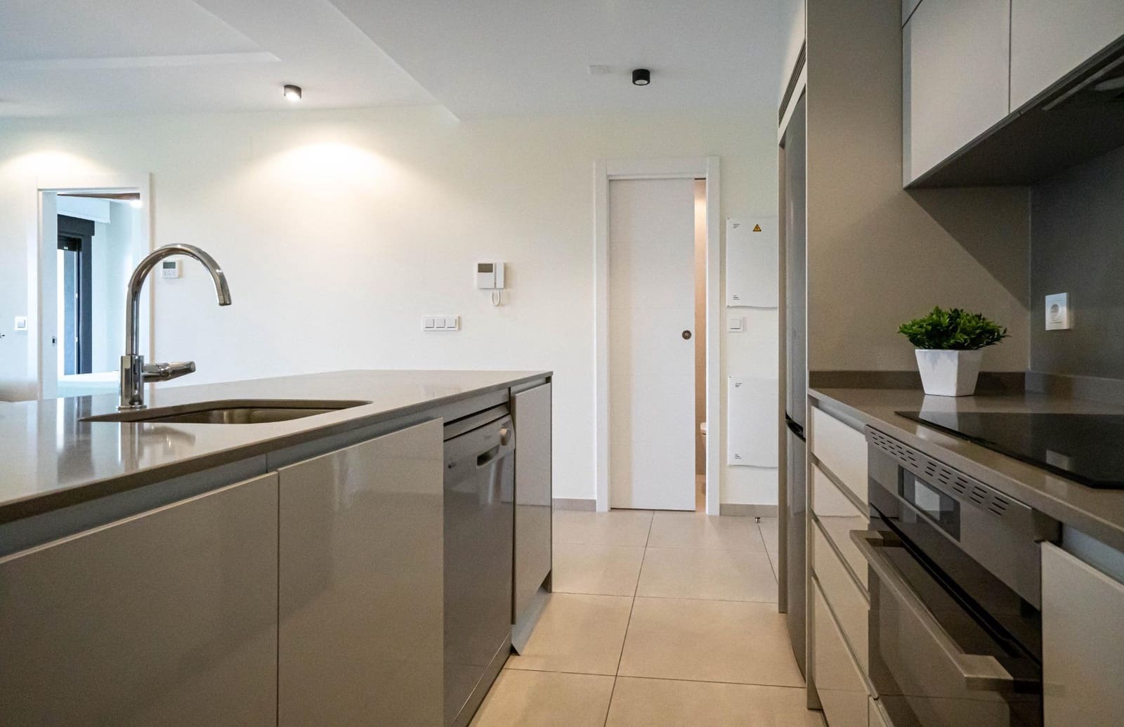 2 chambre Appartement à vendre à Isla Canela avec piscine garage - 475 000 € (Ref: 9715191)