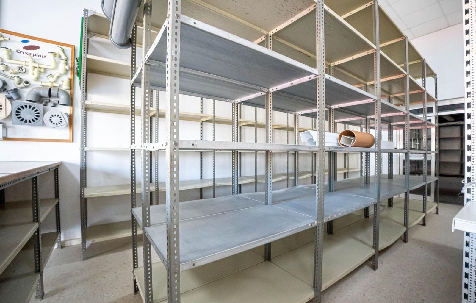 Commercial for sale in Alcala del Rio with garage - € 690,000 (Ref: 9715192)