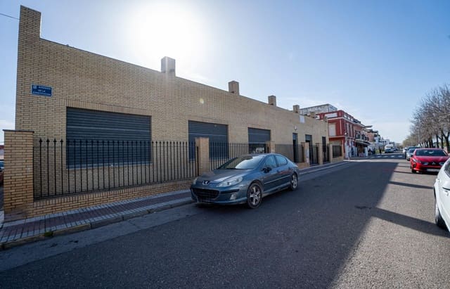 Erhverv til salg i Alcalá del Río med garage - € 690.000 (Ref: 9715192)