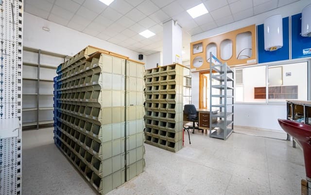 Local Comercial en Alcalá del Río en venta con garaje - 650.000 € (Ref: 9715192)
