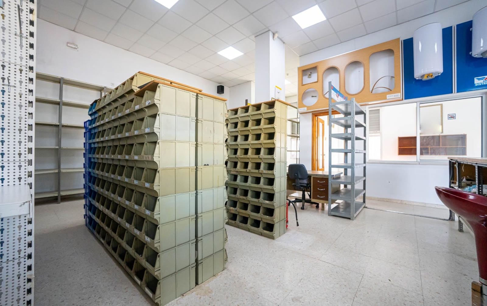 Commercial for sale in Alcala del Rio with garage - € 650,000 (Ref: 9715192)