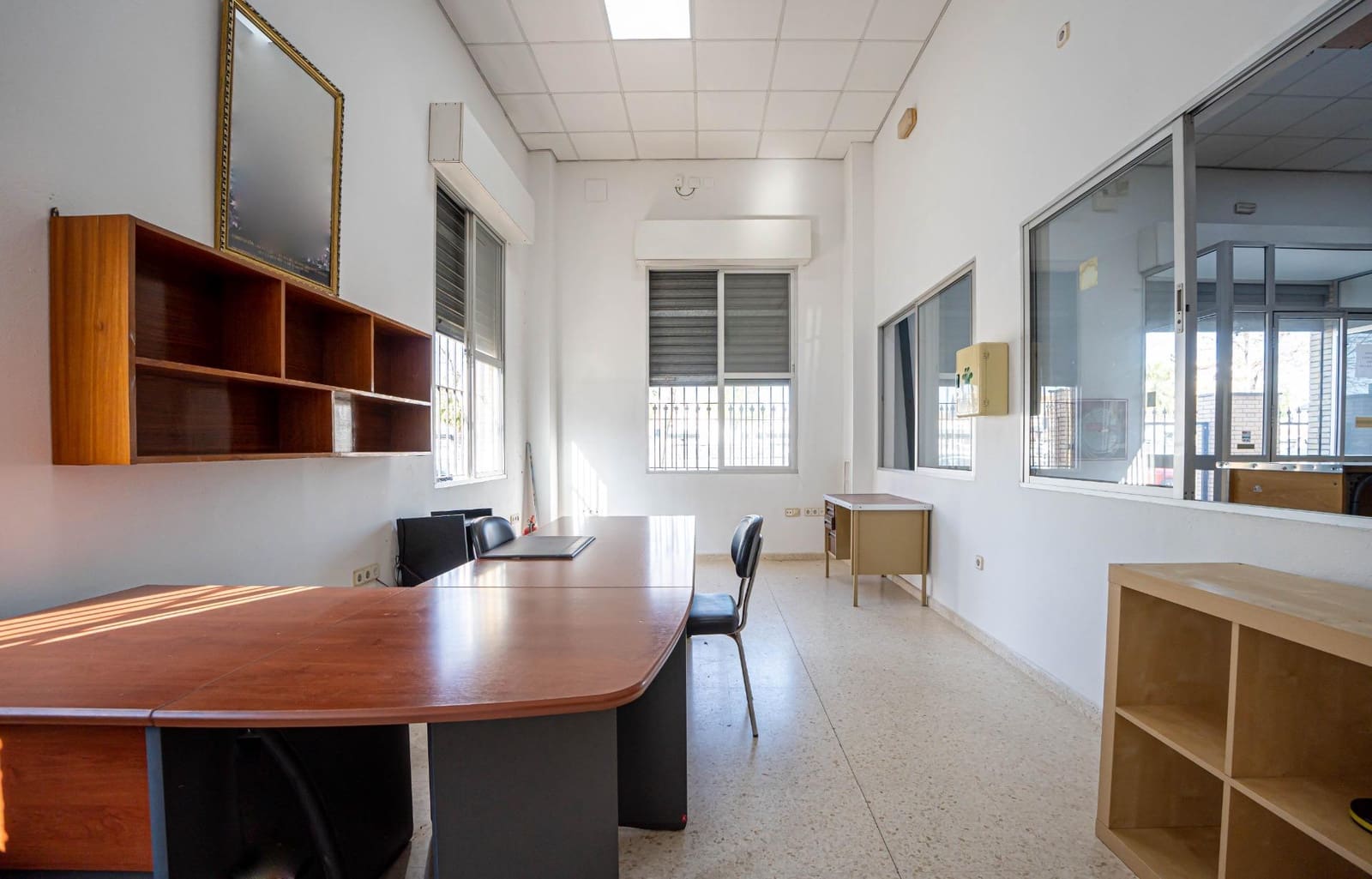 Commercial for sale in Alcala del Rio with garage - € 650,000 (Ref: 9715192)