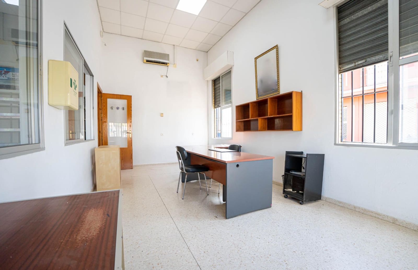 Commercial for sale in Alcala del Rio with garage - € 650,000 (Ref: 9715192)