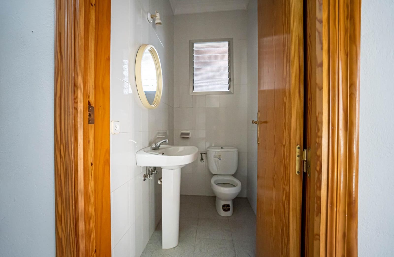 Commercial for sale in Alcala del Rio with garage - € 650,000 (Ref: 9715192)