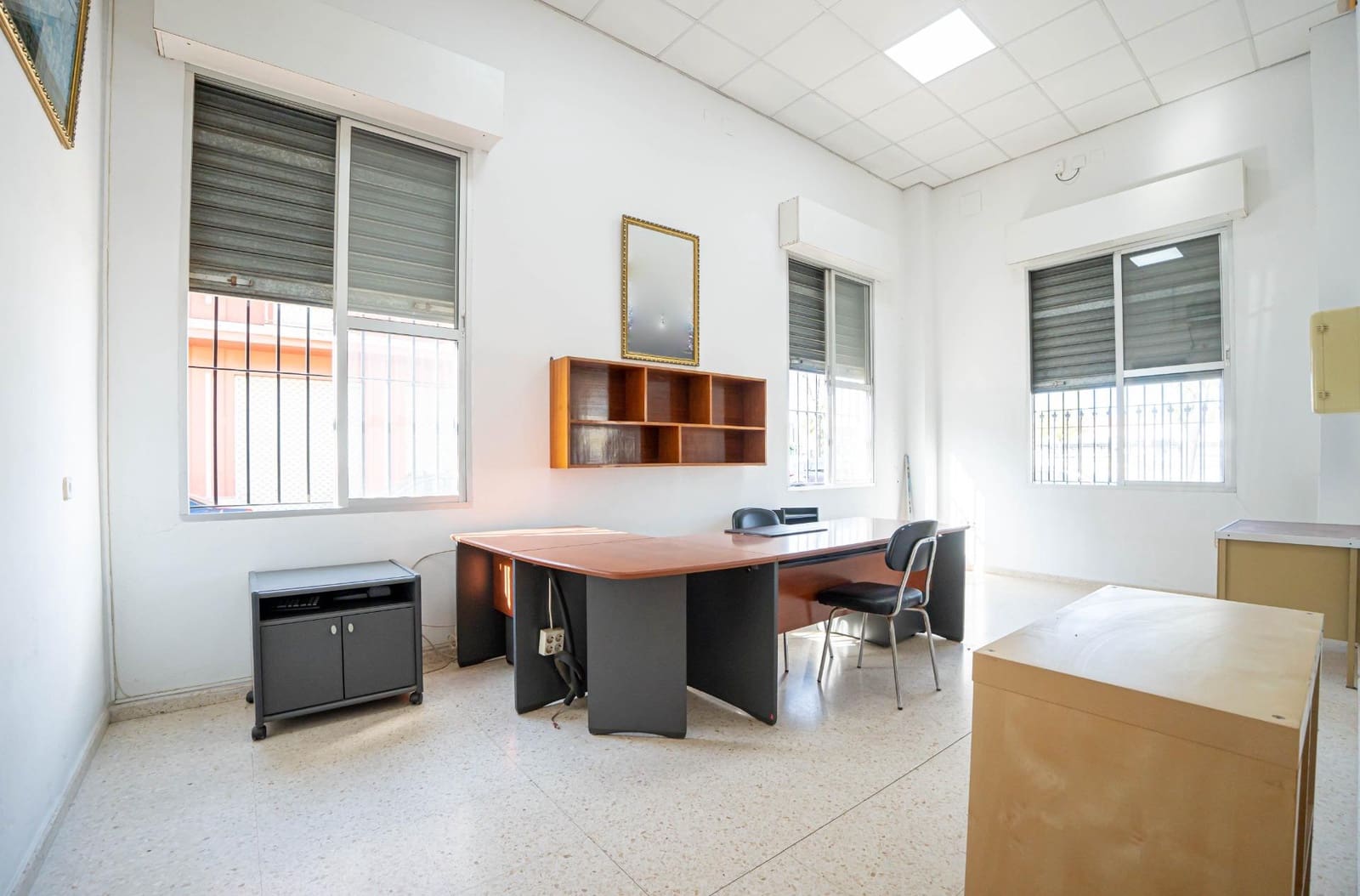 Commercial for sale in Alcala del Rio with garage - € 650,000 (Ref: 9715192)