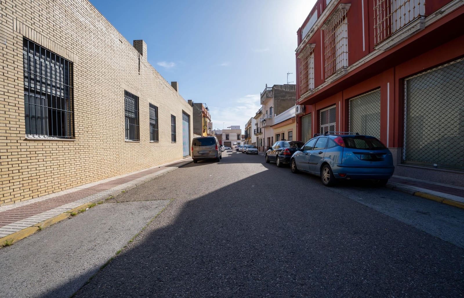 Commercial for sale in Alcala del Rio with garage - € 650,000 (Ref: 9715192)