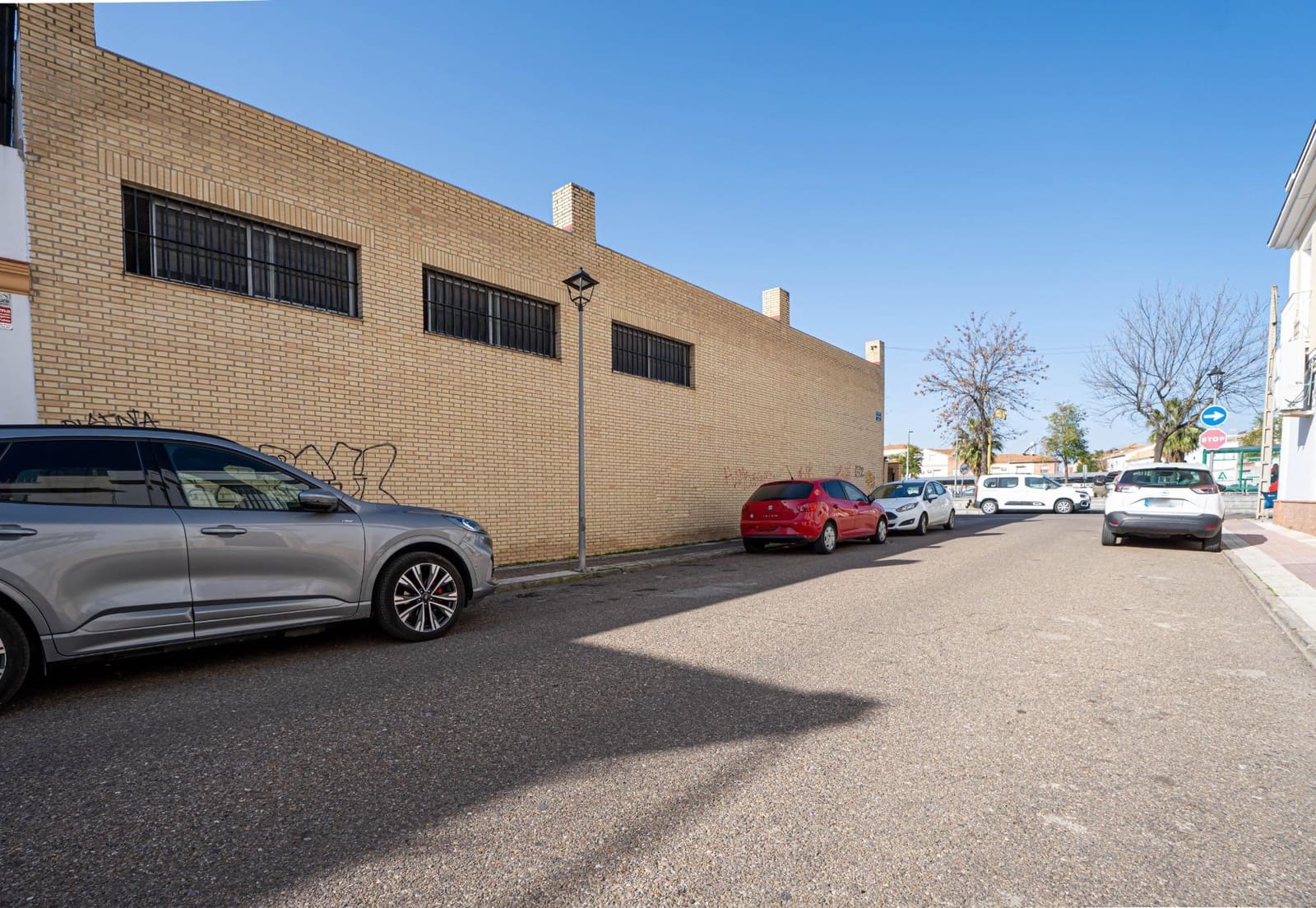 Commercial for sale in Alcala del Rio with garage - € 650,000 (Ref: 9715192)
