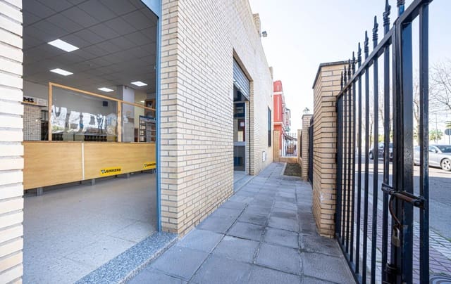 Commercieel te koop in Alcalá del Río met garage - € 650.000 (Ref: 9715192)