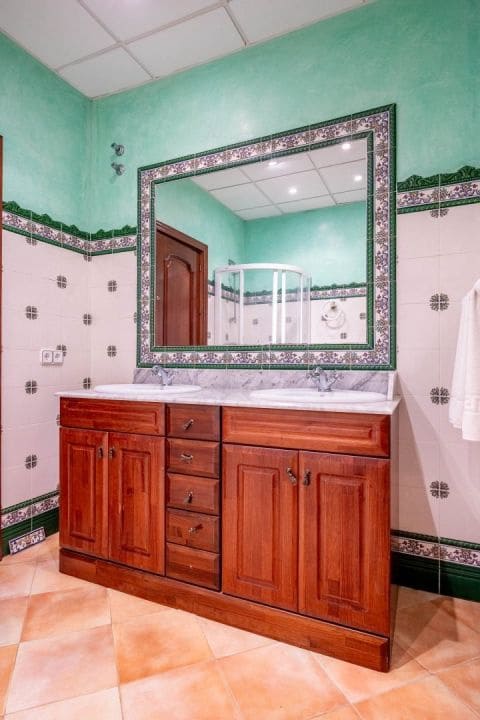 9 bedroom Finca/Country House for sale in Carmona with pool garage - € 2,500,000 (Ref: 9715195)