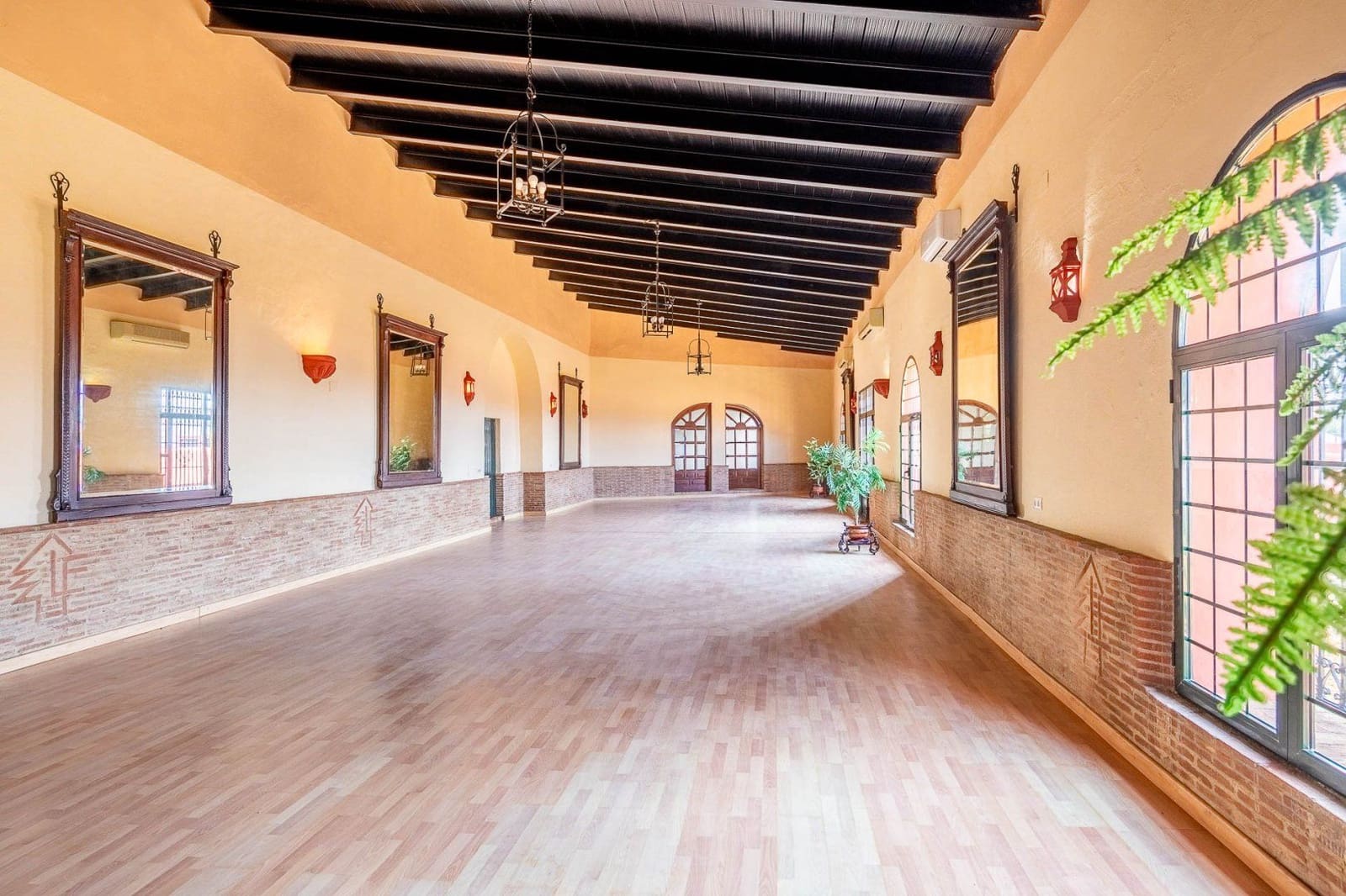 9 bedroom Finca/Country House for sale in Carmona with pool garage - € 2,500,000 (Ref: 9715195)