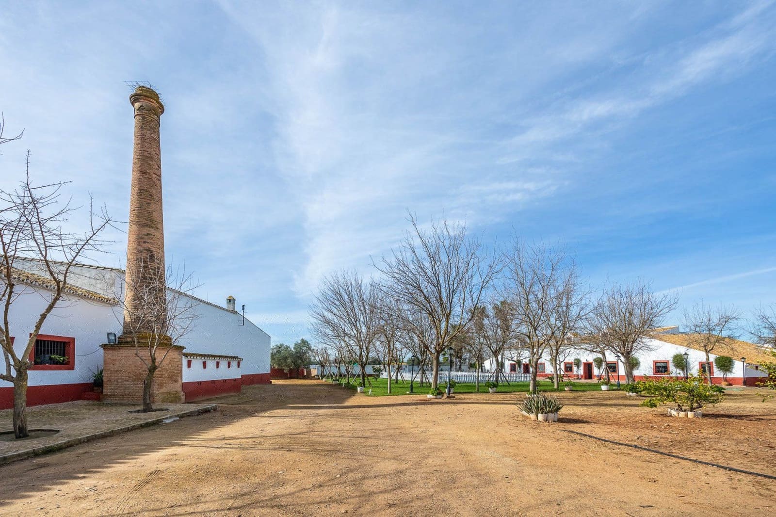 9 bedroom Finca/Country House for sale in Carmona with pool garage - € 2,500,000 (Ref: 9715195)