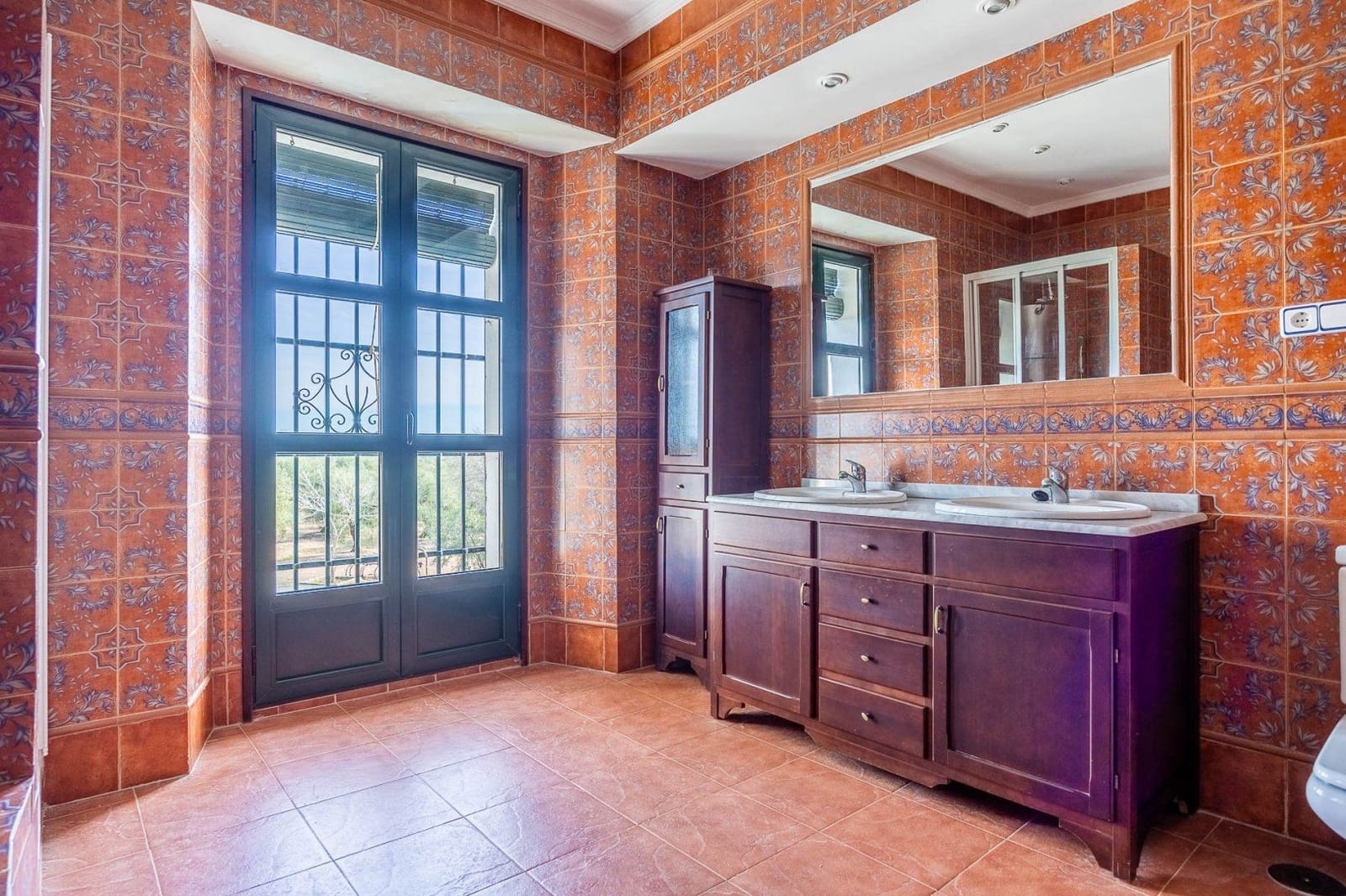 9 bedroom Finca/Country House for sale in Carmona with pool garage - € 2,500,000 (Ref: 9715195)