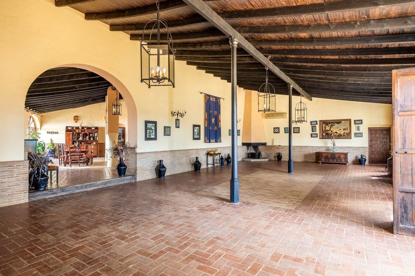 9 bedroom Finca/Country House for sale in Carmona with pool garage - € 2,500,000 (Ref: 9715195)