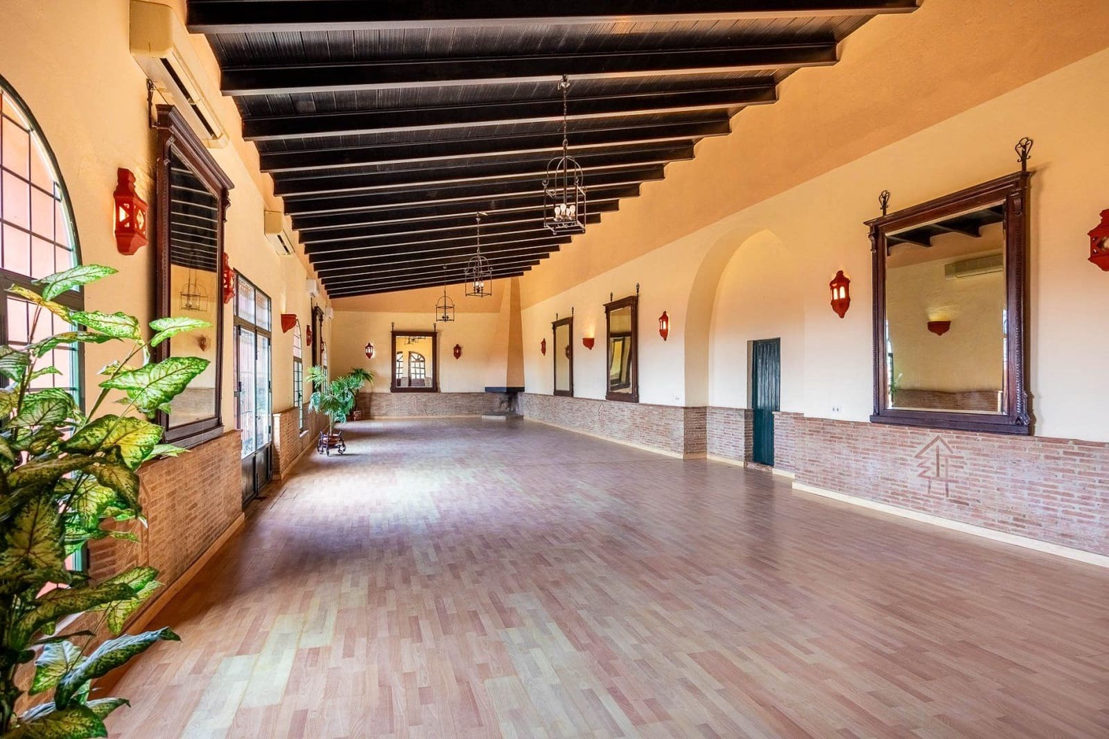 9 bedroom Finca/Country House for sale in Carmona with pool garage - € 2,500,000 (Ref: 9715195)