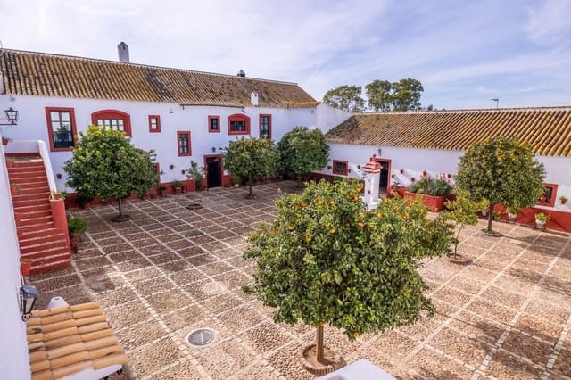 Finca/Casa Rural de 9 habitaciones en Carmona en venta con piscina garaje - 2.500.000 € (Ref: 9715195)