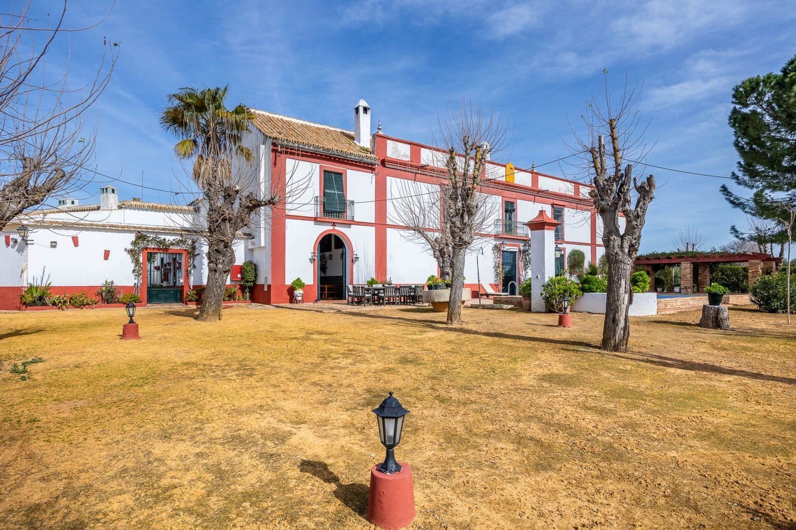 9 bedroom Finca/Country House for sale in Carmona with pool garage - € 2,500,000 (Ref: 9715195)