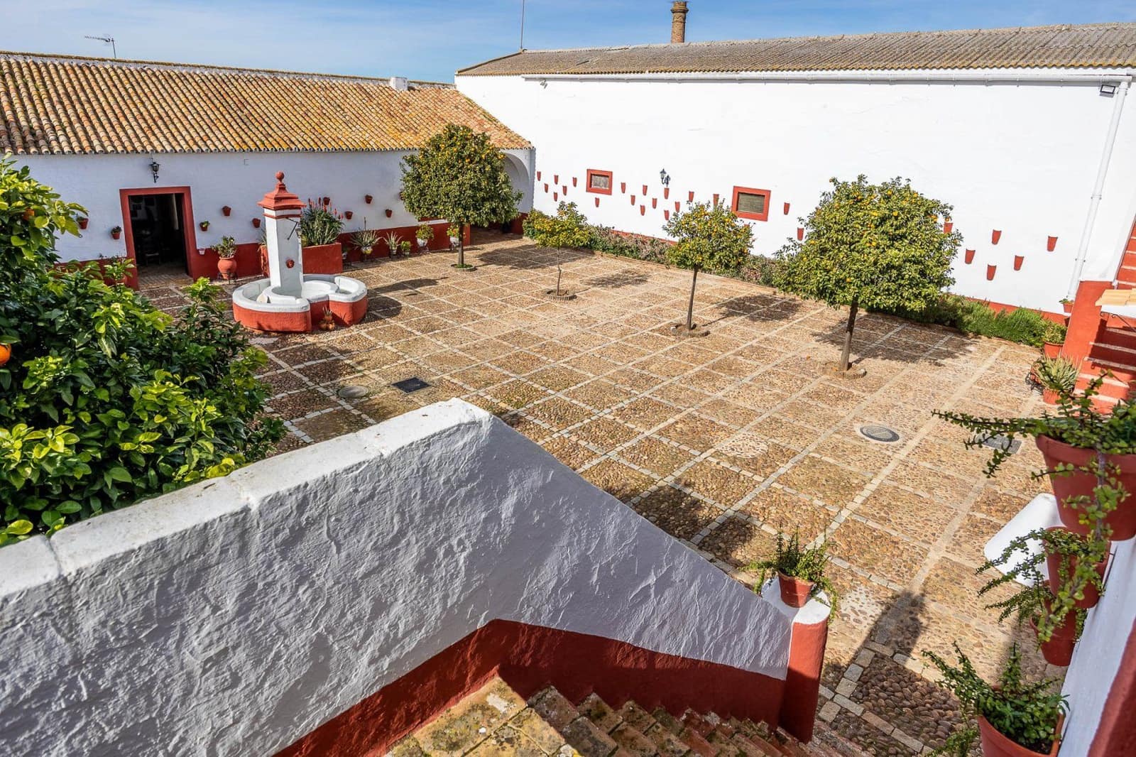 9 bedroom Finca/Country House for sale in Carmona with pool garage - € 2,500,000 (Ref: 9715195)