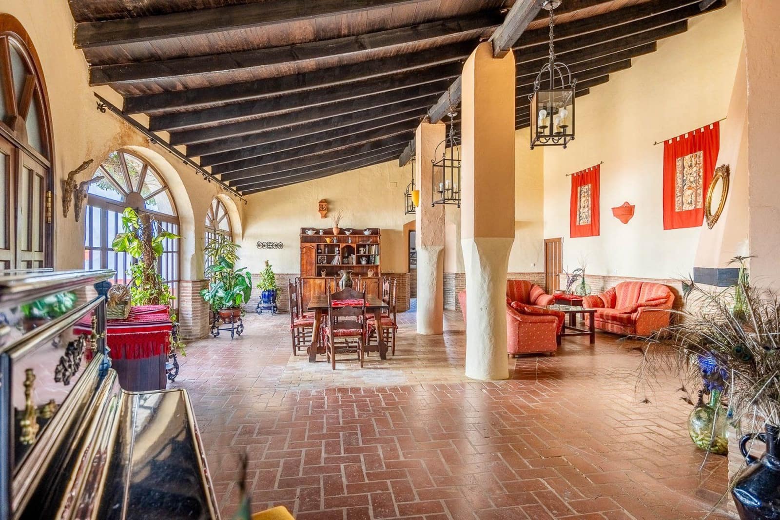 9 bedroom Finca/Country House for sale in Carmona with pool garage - € 2,500,000 (Ref: 9715195)
