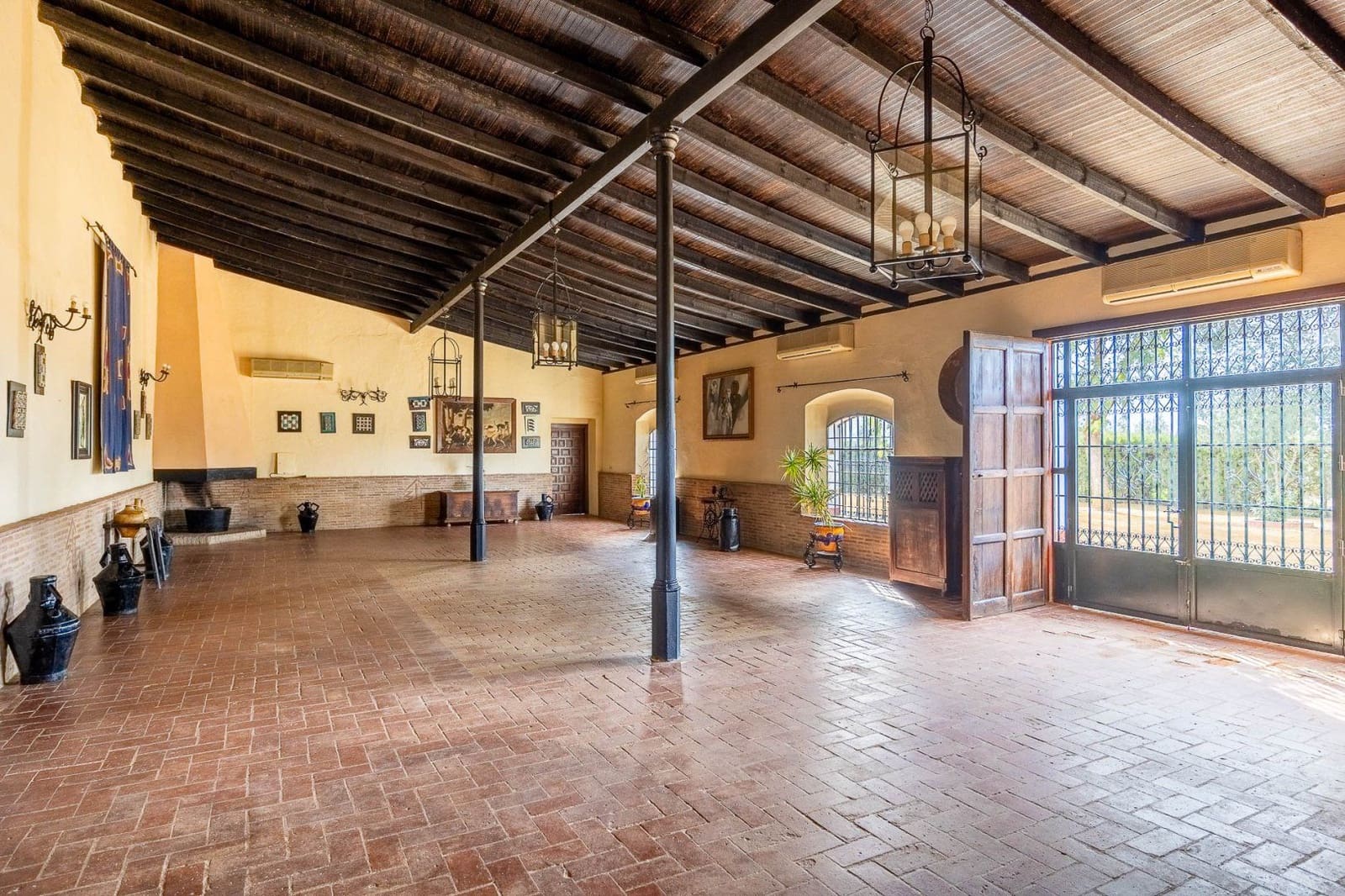 9 bedroom Finca/Country House for sale in Carmona with pool garage - € 2,500,000 (Ref: 9715195)