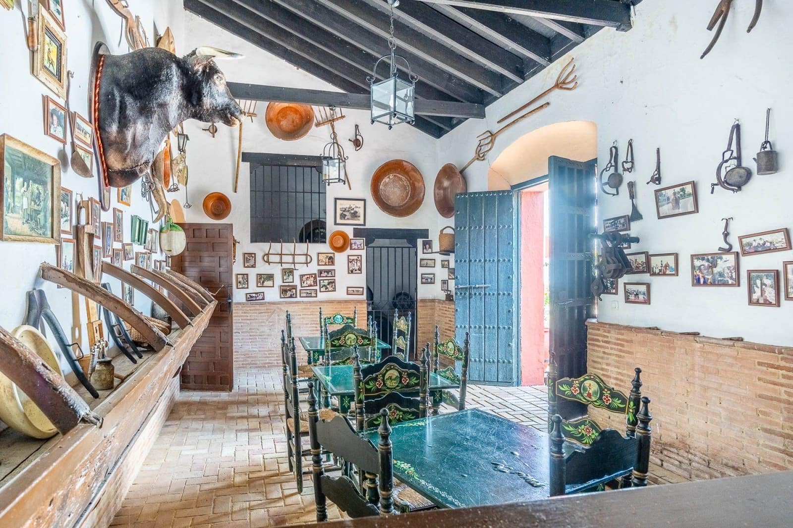 9 bedroom Finca/Country House for sale in Carmona with pool garage - € 1,999,000 (Ref: 9715195)